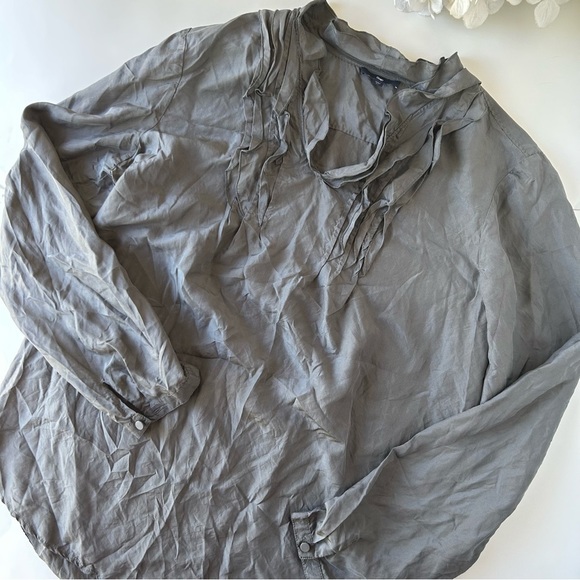 Gap Gray 100% Silk Ruffle front Blouse - Picture 4 of 5